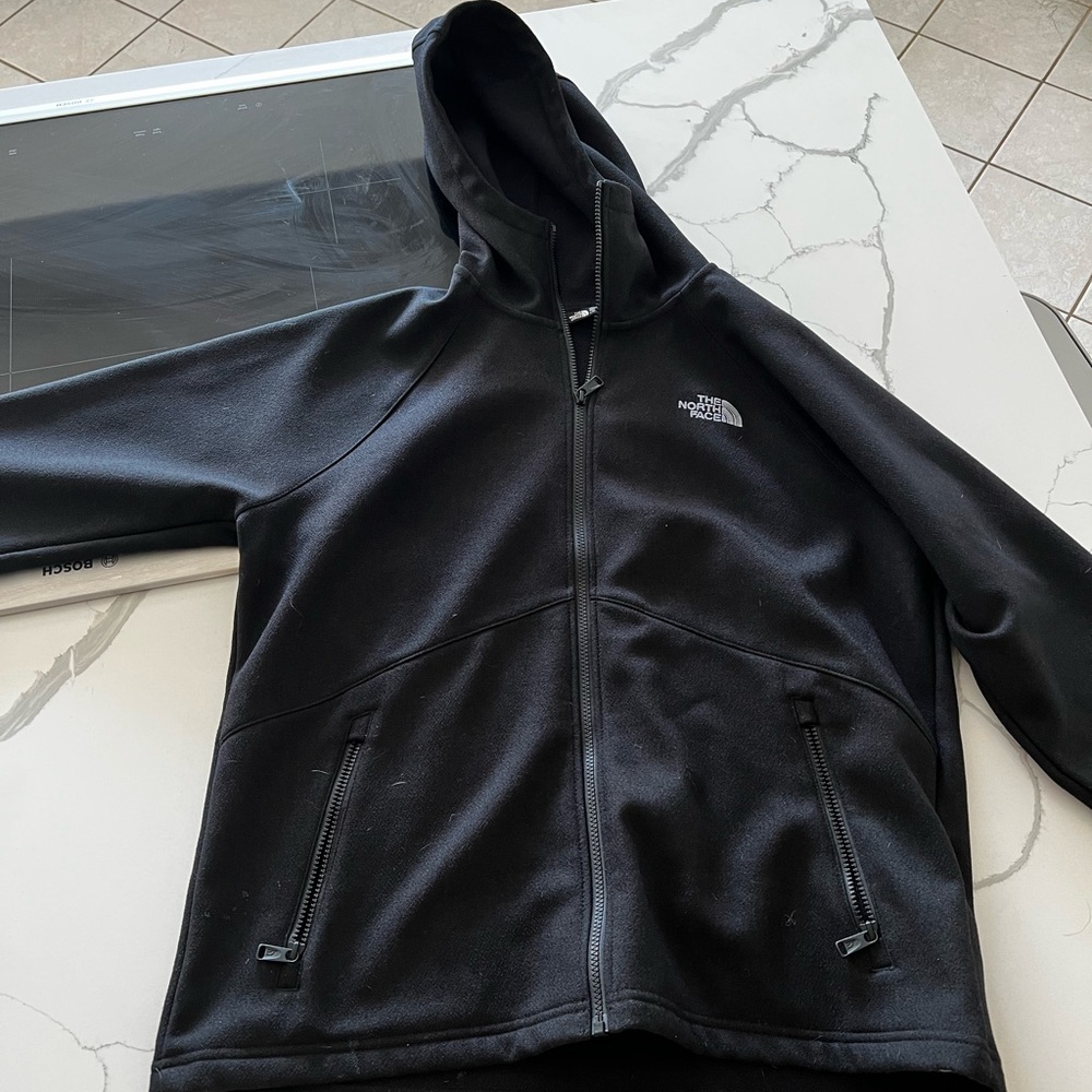 Great condition Mens Large North Face jacket. Worn very little.